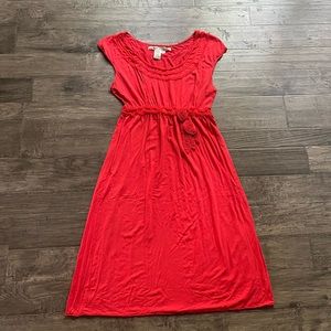 Cute Midi Dress with Flower Detail Size M